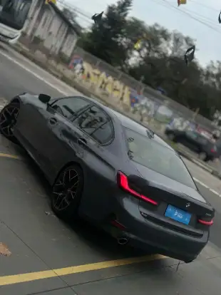 BMW-320i-2021