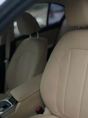 BMW-320i-2021