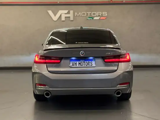 BMW-320i-2024