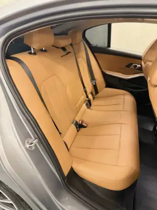 BMW-320i-2024