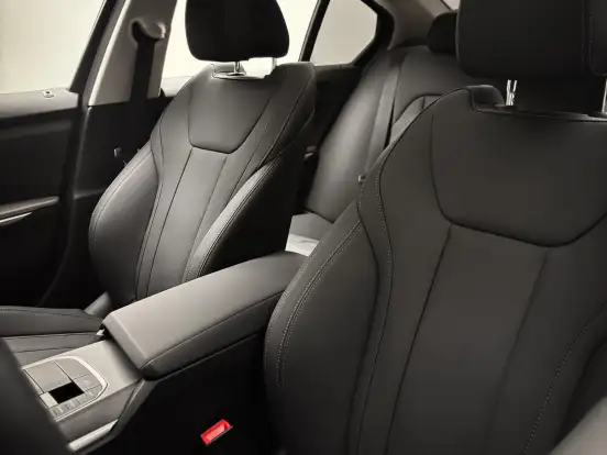 BMW-320i-2025