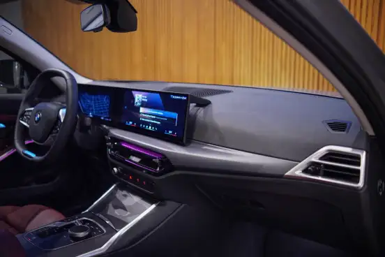 BMW-320i-2025