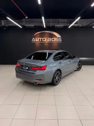 BMW-320i-2023