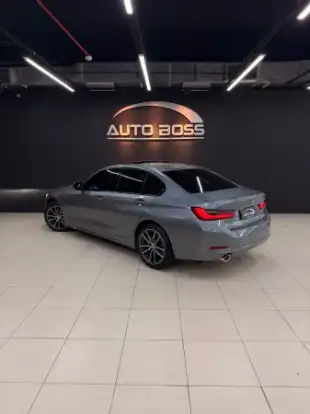 BMW-320i-2023