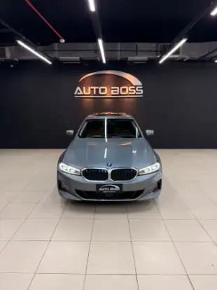 BMW-320i-2023
