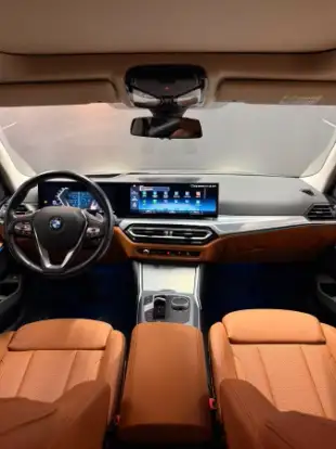 BMW-320i-2023
