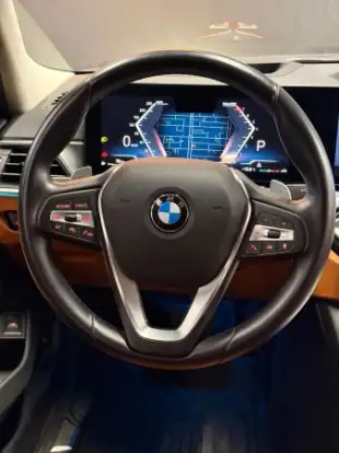 BMW-320i-2023