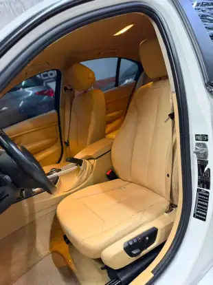 BMW-320i-2013