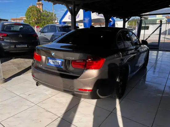 BMW-320i-2.0 16V TURBO GASOLINA 4P AUTOMÁTICO BMW-320i-2013