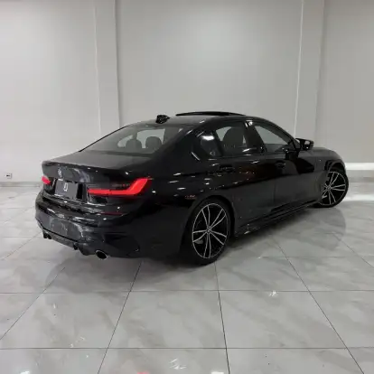 BMW-320i-2020