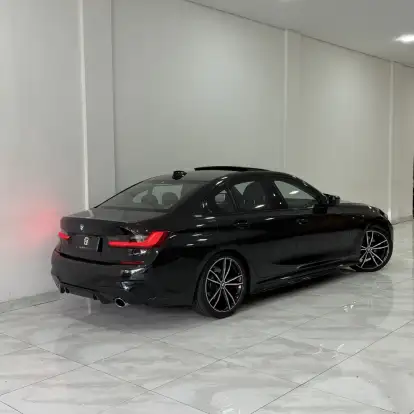 BMW-320i-2020