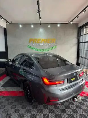 BMW-320i-2020
