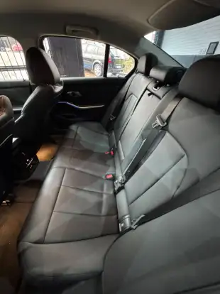 BMW-320i-2020
