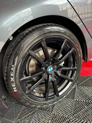 BMW-320i-2020
