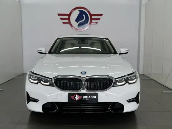 BMW-320i-2019