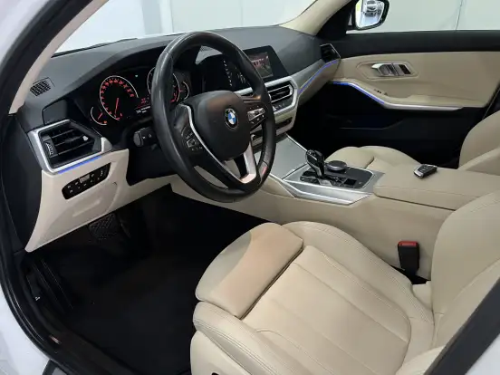 BMW-320i-2.0 16V TURBO GASOLINA SPORT AUTOMÁTICO BMW-320i-2019