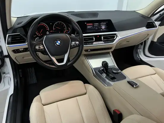 BMW-320i-2.0 16V TURBO GASOLINA SPORT AUTOMÁTICO BMW-320i-2019