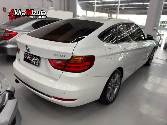 BMW-320i-2015