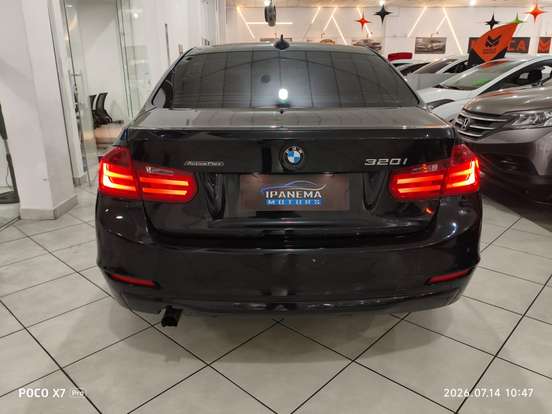 BMW-320i-2013