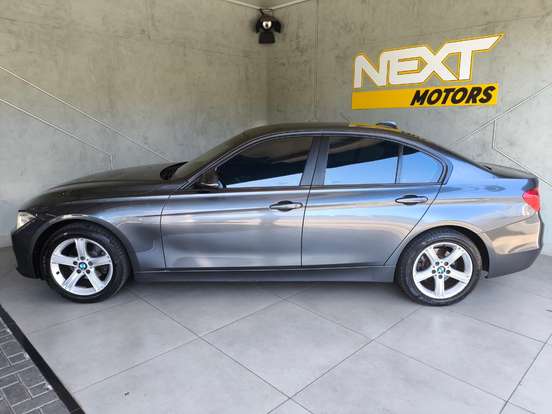 BMW-320i-2014
