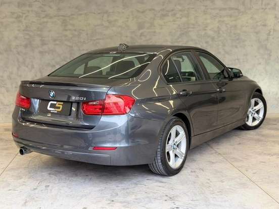 BMW-320i-2013