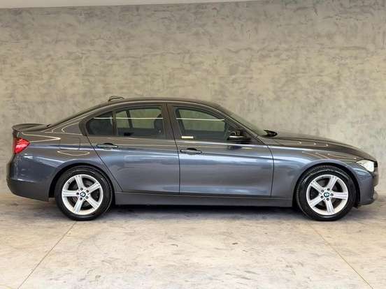 BMW-320i-2.0 16V TURBO ACTIVE FLEX 4P AUTOMÁTICO BMW-320i-2013