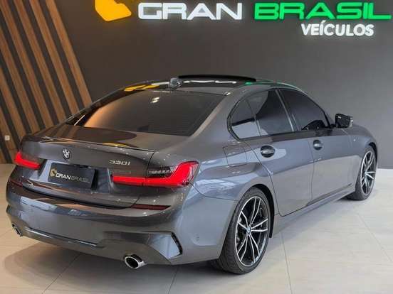 BMW-320i-2020