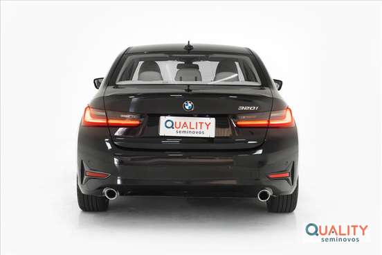 BMW-320i-2021