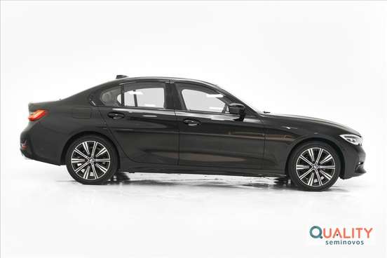 BMW-320i-2021