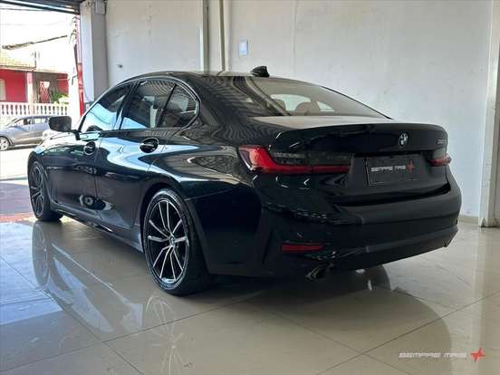 BMW-320i-2021