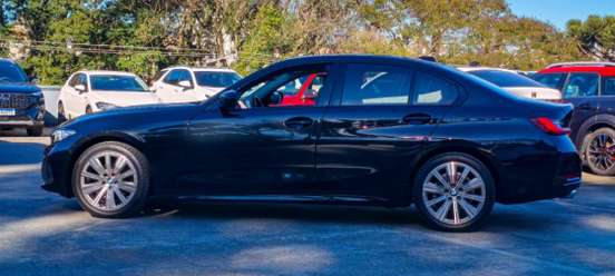BMW-320i-2023