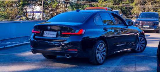 BMW-320i-2023