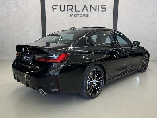 BMW-320i-2023