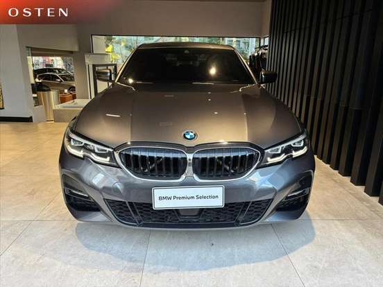 BMW-320i-2022