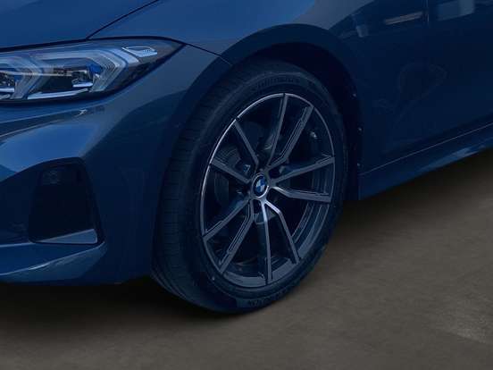 BMW-320i-2025