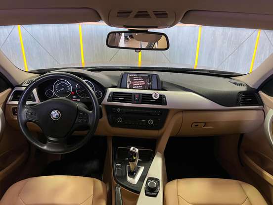 BMW-320i-2013