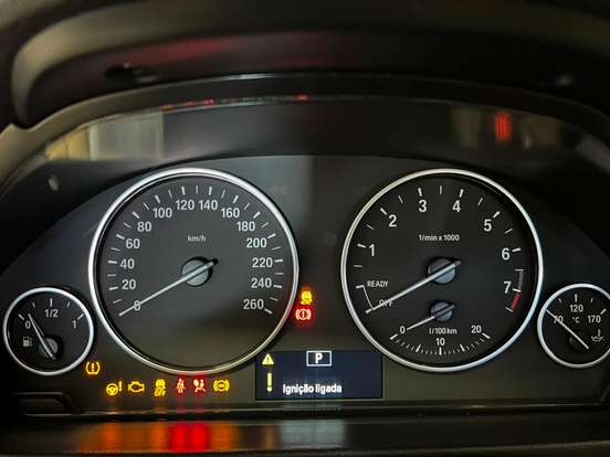 BMW-320i-2013