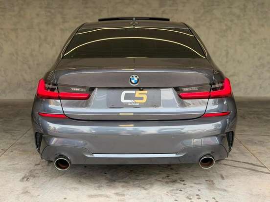BMW-320i-2020
