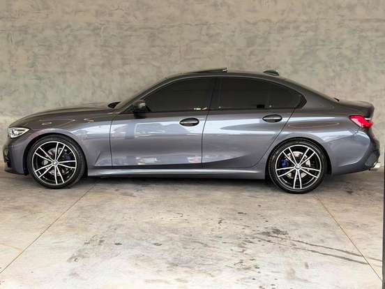 BMW-320i-2020