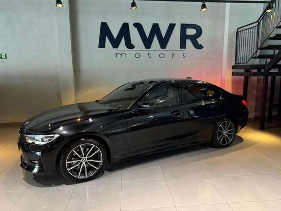 BMW-320i-2019