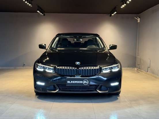 BMW-320i-2019