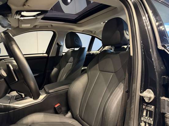 BMW-320i-2019