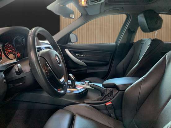 BMW-328i-2015