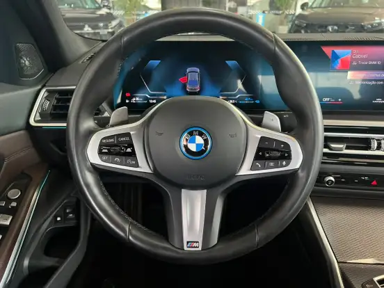 BMW-330e-2024