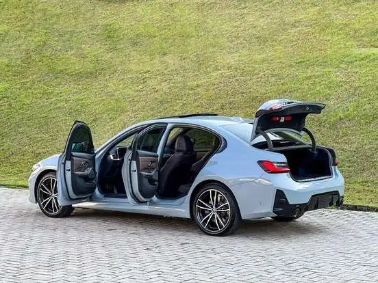 BMW-330e-2026