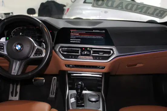 BMW-330i-2019