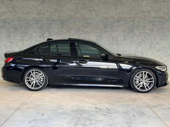 BMW-330i-2019