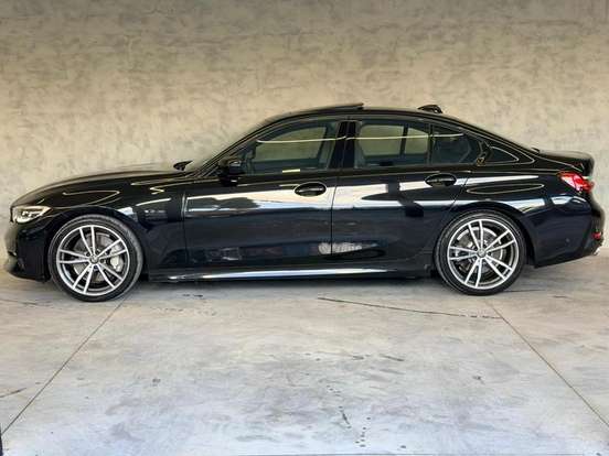 BMW-330i-2019