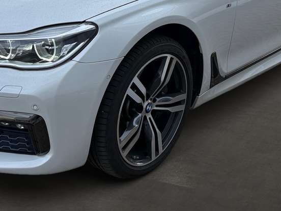 BMW-750Li-4.4 V8 32V GASOLINA 4P AUTOMÁTICO BMW-750Li-2016