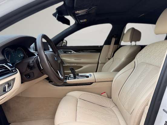 BMW-750Li-2016